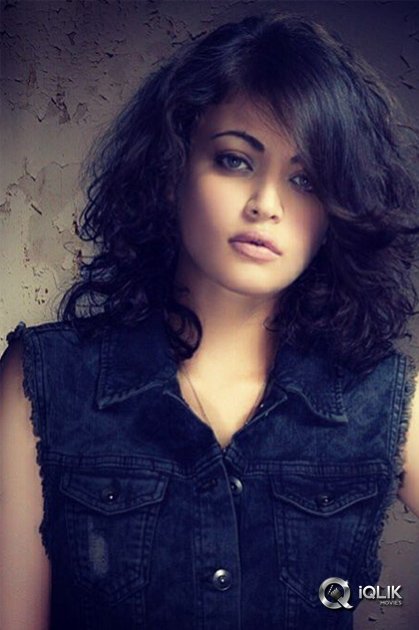 Sneha-Ullal